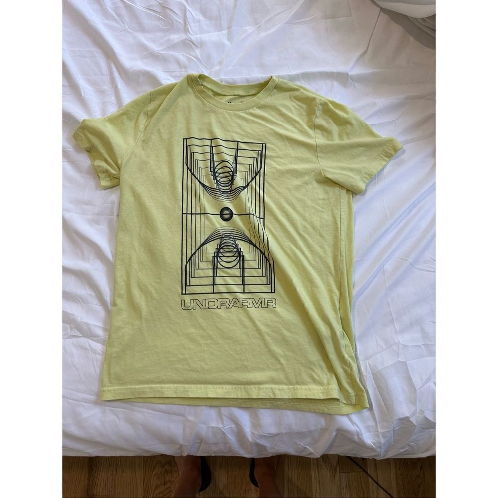 Under Armour boys T-shirt size YXL